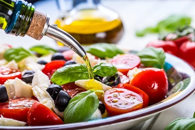 a-mediterranean-diet-reduces-the-risk-of-dementia