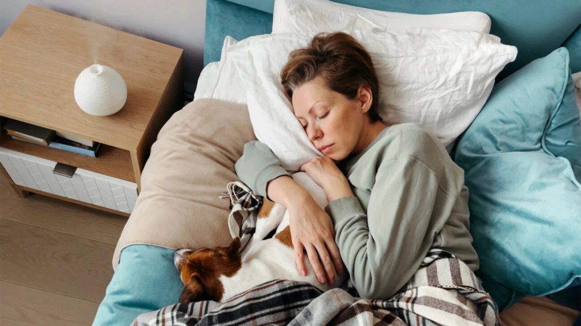 Too little or too much sleep could increase your chances of getting sick