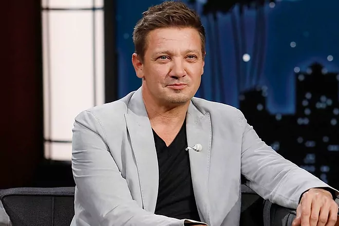 jeremy-renner’s-neighbors-on-the-snowplow-accident:-i-believe-he-died-for-a-few-seconds