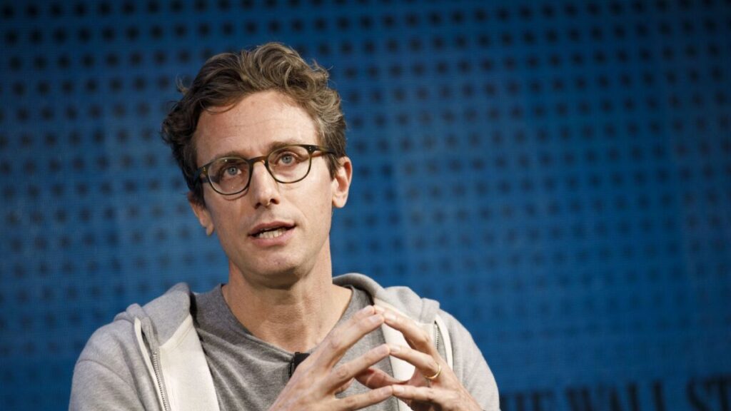 buzzfeed-news-will-close,-with-the-ceo-citing-mistakes